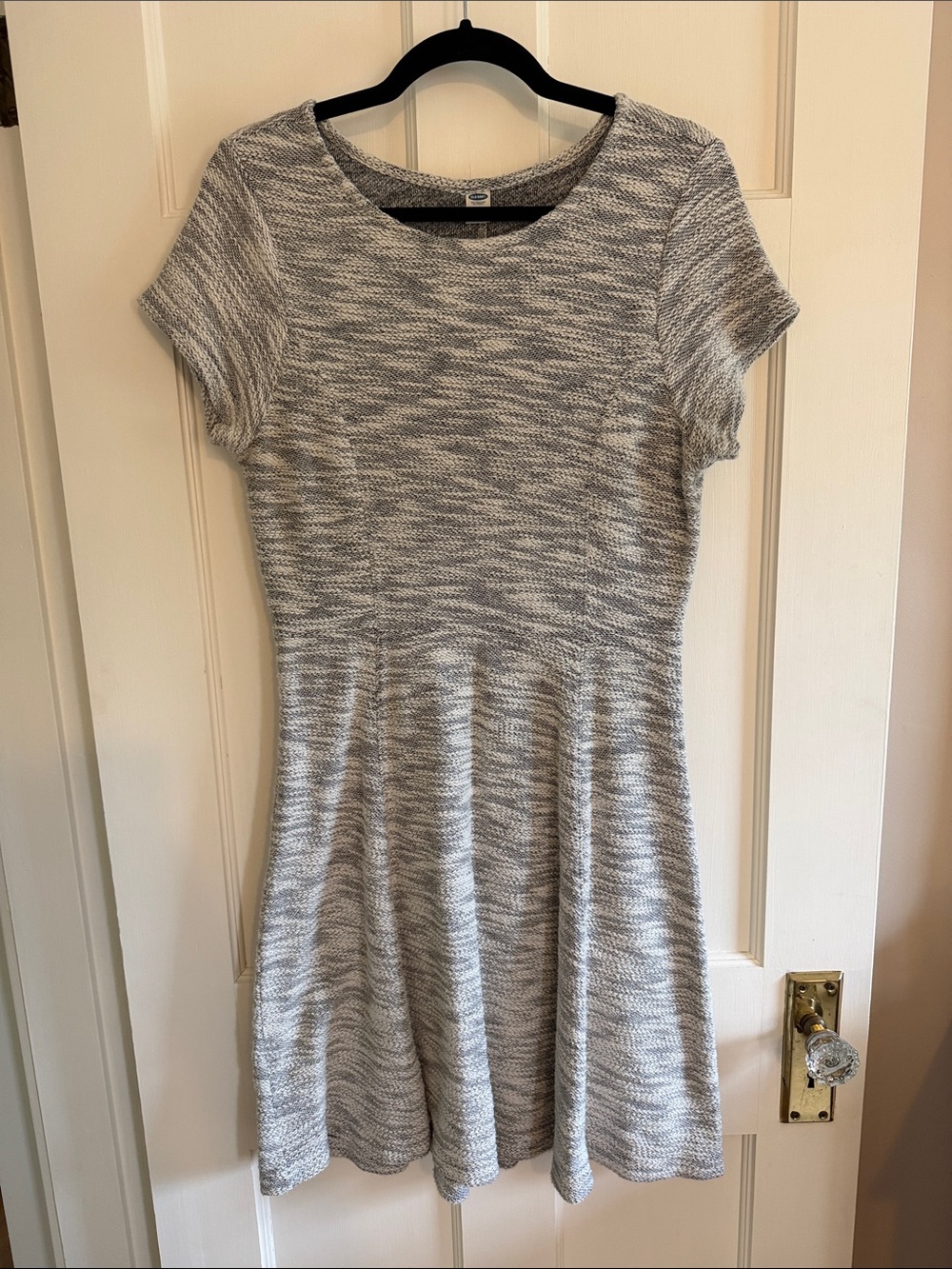👗Old Navy gray/cream fit and flare knit dress. Size L.